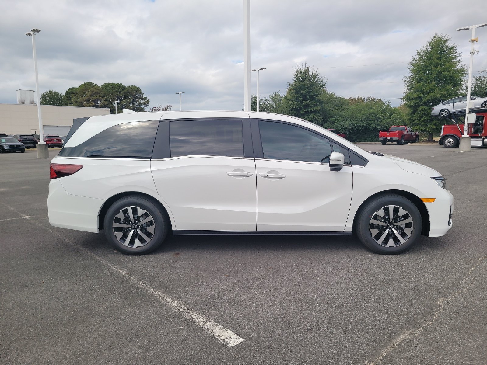 New 2027 Honda Odyssey EX-L image 2