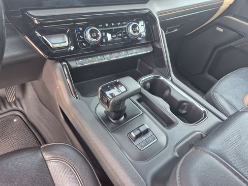Used 2023 GMC Sierra 1500 AT4 w/ AT4 Premium Package AWD/4WD image 12