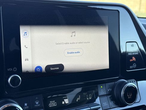 Used 2023 Toyota Highlander XLE image 21