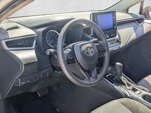 Used 2020 Toyota Corolla LE FWD image 9