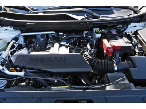 Used 2025 Nissan Rogue S image 30