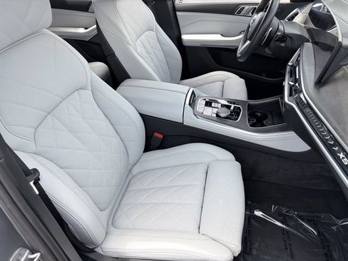 Used 2026 BMW X5 xDrive40i w/ M Sport Package AWD/4WD image 12
