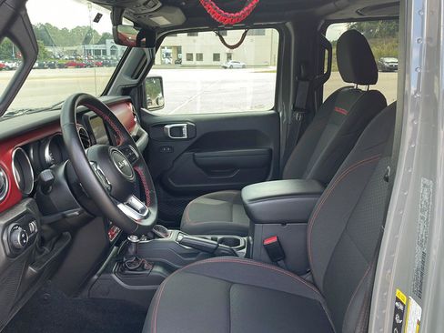 Used 2023 Jeep Gladiator Rubicon w/ Cold Weather Group AWD/4WD image 9