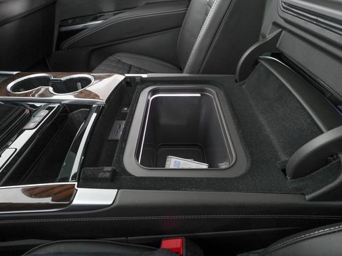 Used 2026 Cadillac Escalade Platinum Sport w/ LPO, Floor Liner Package image 33