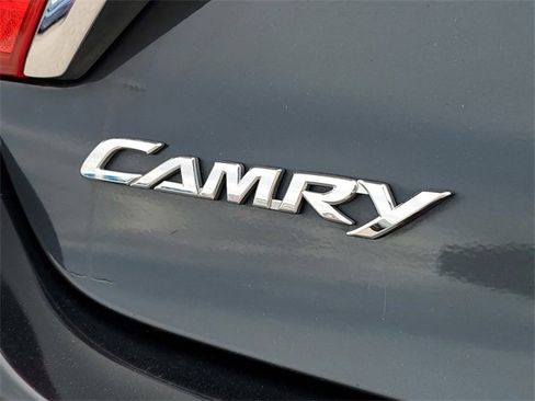 Used 2016 Toyota Camry XLE image 7