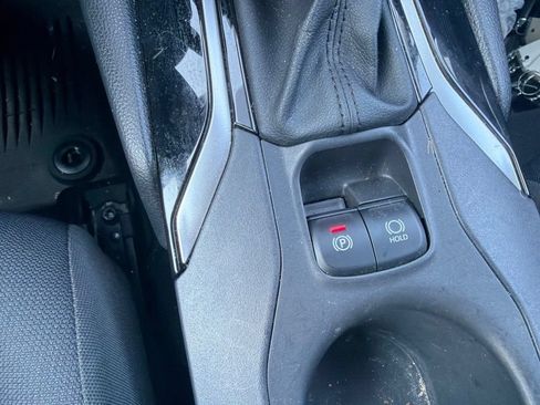 Used 2023 Toyota Corolla Cross LE FWD image 12