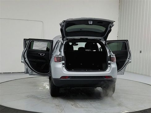 New 2026 Jeep Compass Latitude image 14