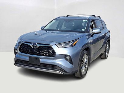 Certified 2022 Toyota Highlander Platinum
