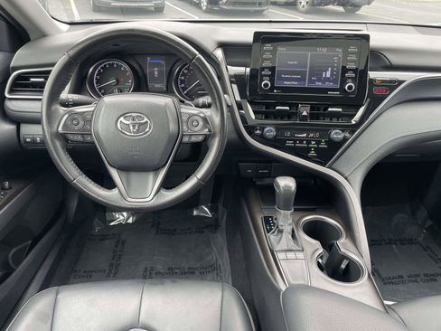 Used 2022 Toyota Camry SE w/ Convenience Package FWD image 19
