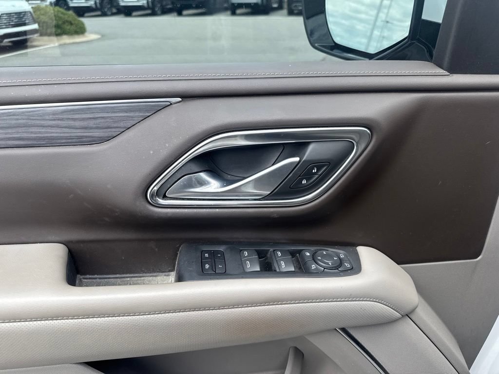 Used 2022 GMC Yukon SLT w/ SLT Premium Package AWD/4WD image 12