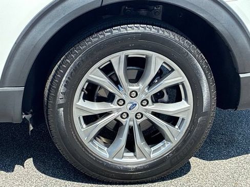 Used 2023 Ford Explorer Limited w/ Limited Technology Package AWD/4WD image 12