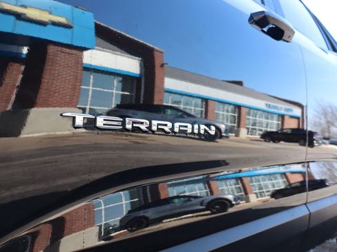 Used 2025 GMC Terrain Elevation image 7