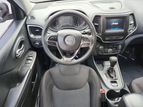 Used 2019 Jeep Cherokee Latitude w/ Popular Appearance Group FWD image 10