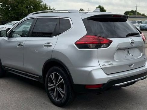 Used 2017 Nissan Rogue SL AWD/4WD image 6