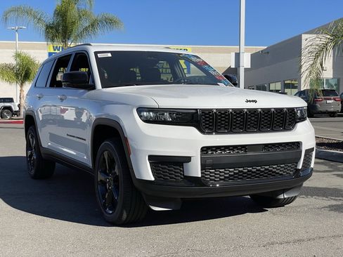 New 2025 Jeep Grand Cherokee L Altitude image 8