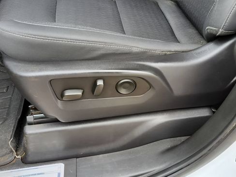 Used 2023 GMC Sierra 1500 SLE AWD/4WD image 24
