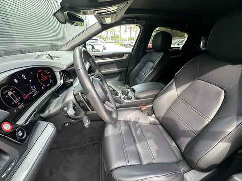 Certified 2026 Porsche Cayenne S AWD/4WD image 5