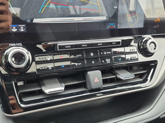 Certified 2022 Toyota Highlander Limited AWD/4WD image 15