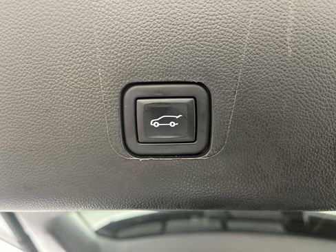 Certified 2023 Chevrolet Traverse LT w/ Midnight/Sport Edition AWD/4WD image 32