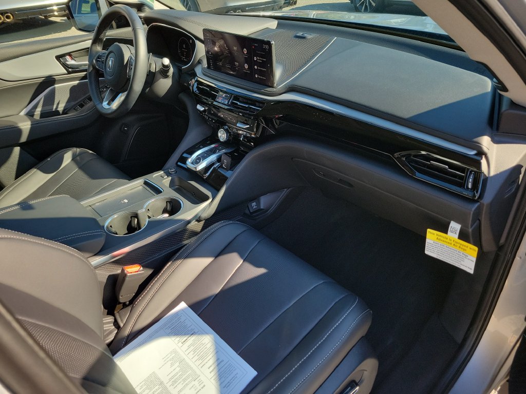 Certified 2026 Acura MDX w/ Technology Package FWD image 4