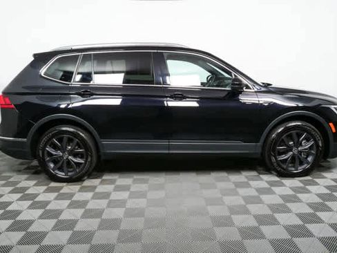 Used 2023 Volkswagen Tiguan SE FWD image 3