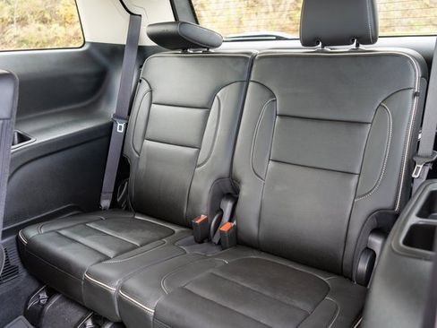 Used 2023 GMC Acadia Denali w/ Black Diamond Edition image 12