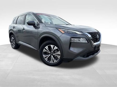 Used 2023 Nissan Rogue SV w/ SV Premium B Package FWD image 2