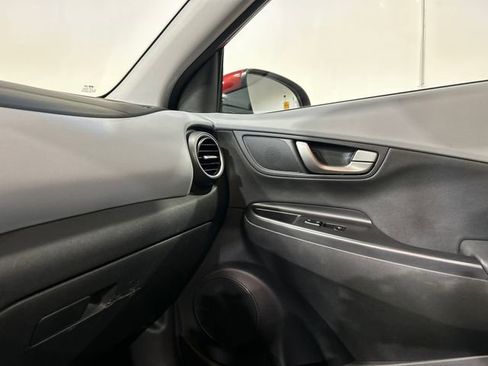 Used 2021 Hyundai Kona Limited AWD/4WD image 20