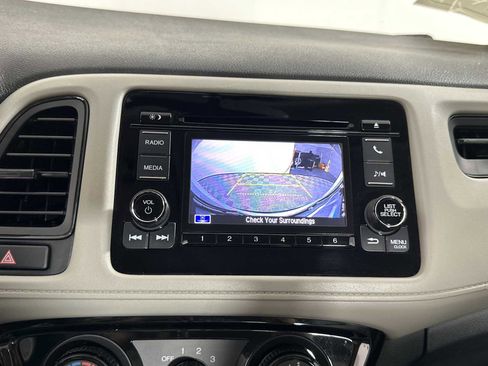 Used 2022 Honda HR-V LX image 19