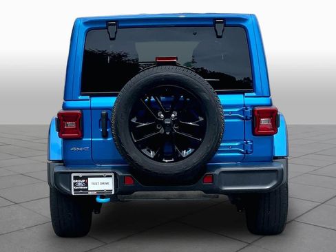 Used 2022 Jeep Wrangler Unlimited Sahara w/ Cold Weather Group AWD/4WD image 5