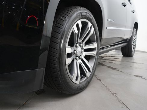 Used 2017 GMC Yukon Denali image 28