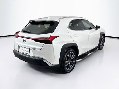 Used 2020 Lexus UX 200 image 9