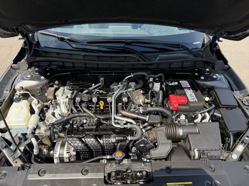 Used 2025 Nissan Altima 2.5 SV FWD image 32