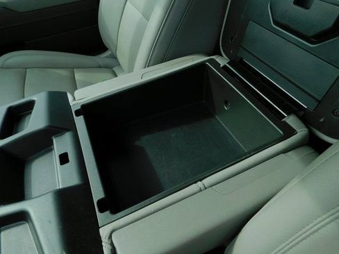 Used 2025 GMC Sierra 1500 SLT image 32