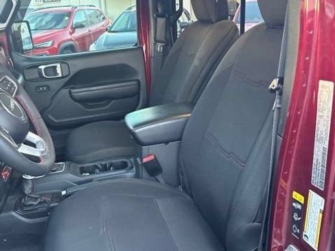 Used 2021 Jeep Wrangler Unlimited Rubicon AWD/4WD image 15