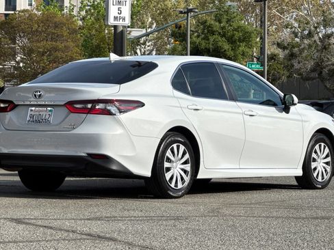 Used 2024 Toyota Camry LE image 4