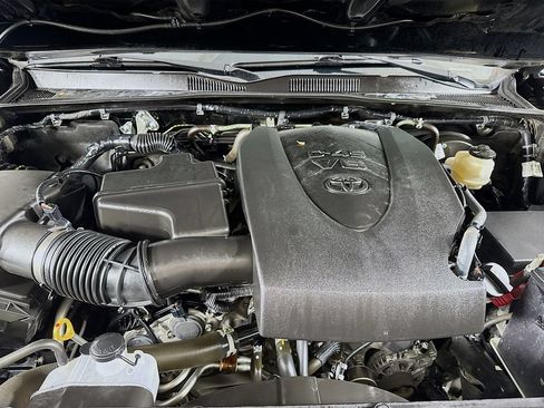 Used 2019 Toyota Tacoma SR5 RWD image 29