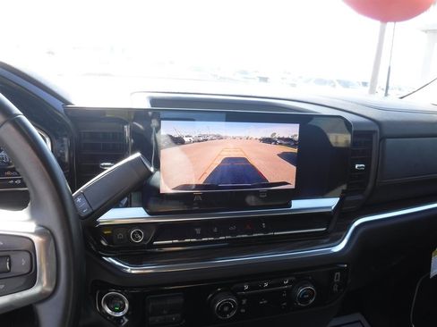 Used 2024 Chevrolet Silverado 3500 LT image 23