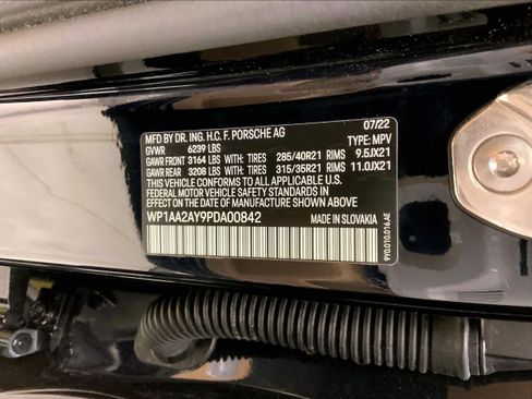 Used 2023 Porsche Cayenne Platinum Edition image 31