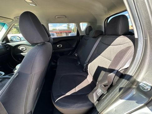 Used 2015 Kia Soul FWD image 13
