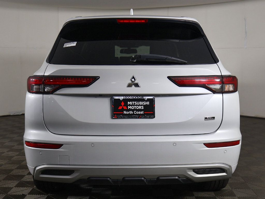 Used 2022 Mitsubishi Outlander SEL AWD/4WD image 12