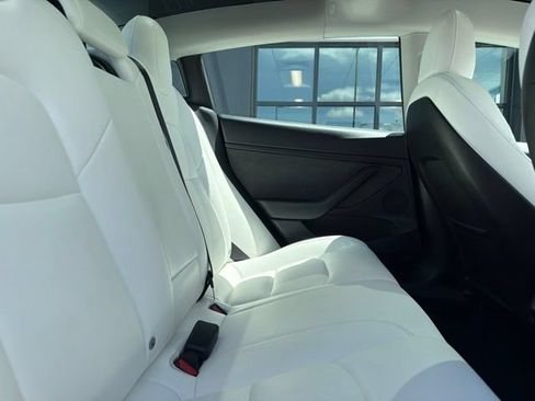 Used 2021 Tesla Model 3 Standard Range Plus RWD image 14