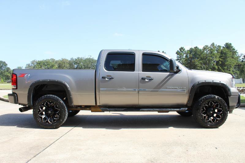 Used 2013 GMC Sierra 2500 Denali w/ Suspension Package, Off-Road AWD/4WD image 19