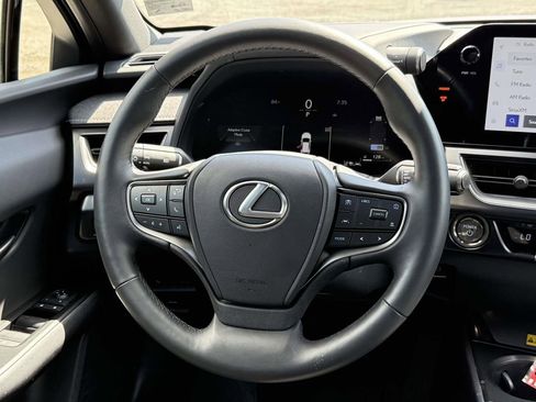 Used 2025 Lexus UX 300h AWD image 9