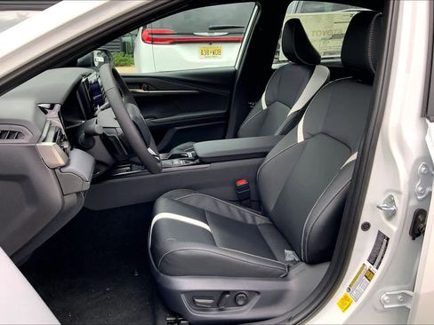 New 2026 Toyota Camry Hybrid image 9