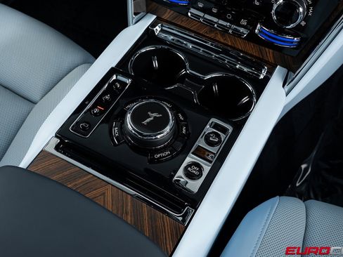 Used 2022 Rolls-Royce Cullinan image 32