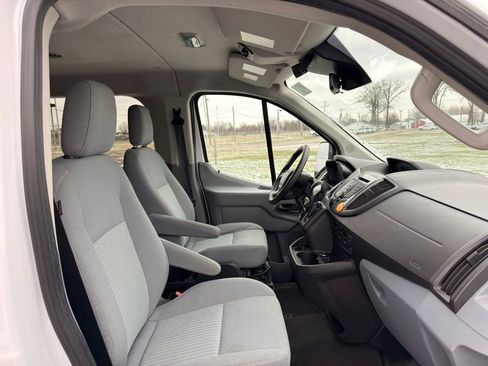 Used 2015 Ford Transit 150 XLT image 31