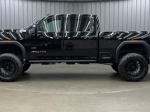 Used 2025 GMC Sierra 2500 AT4 w/ AT4 Premium Plus Package AWD/4WD image 2