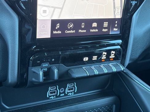 New 2026 RAM 2500 Laramie AWD/4WD image 19