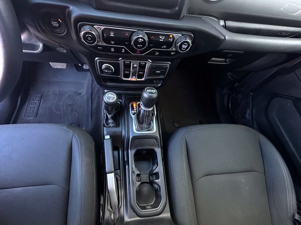 Used 2018 Jeep Wrangler Unlimited Sahara AWD/4WD image 19
